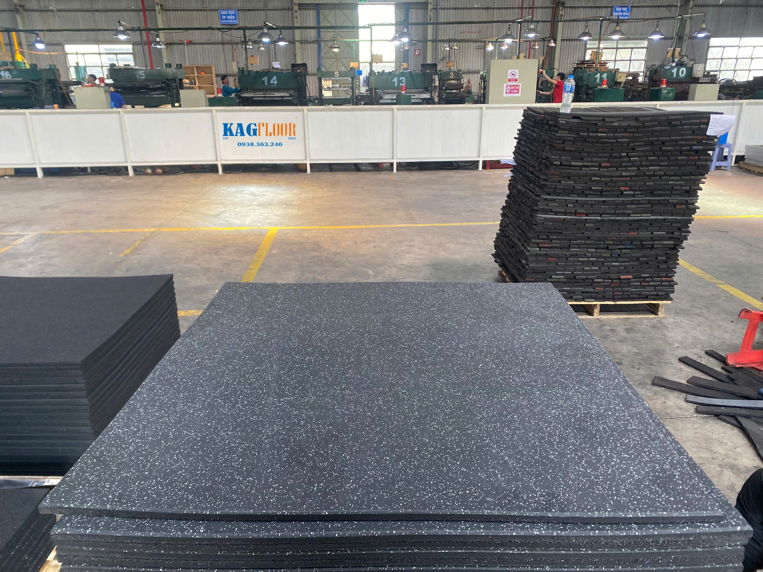 gach-cao-su-cao-cap.jpeg (1.40 MB)