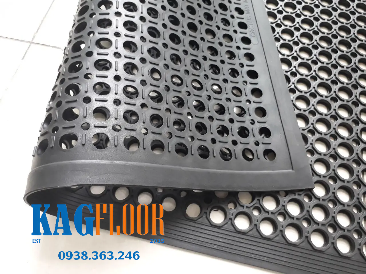 Thảm cao su chống mỏi có lỗ thoát nước